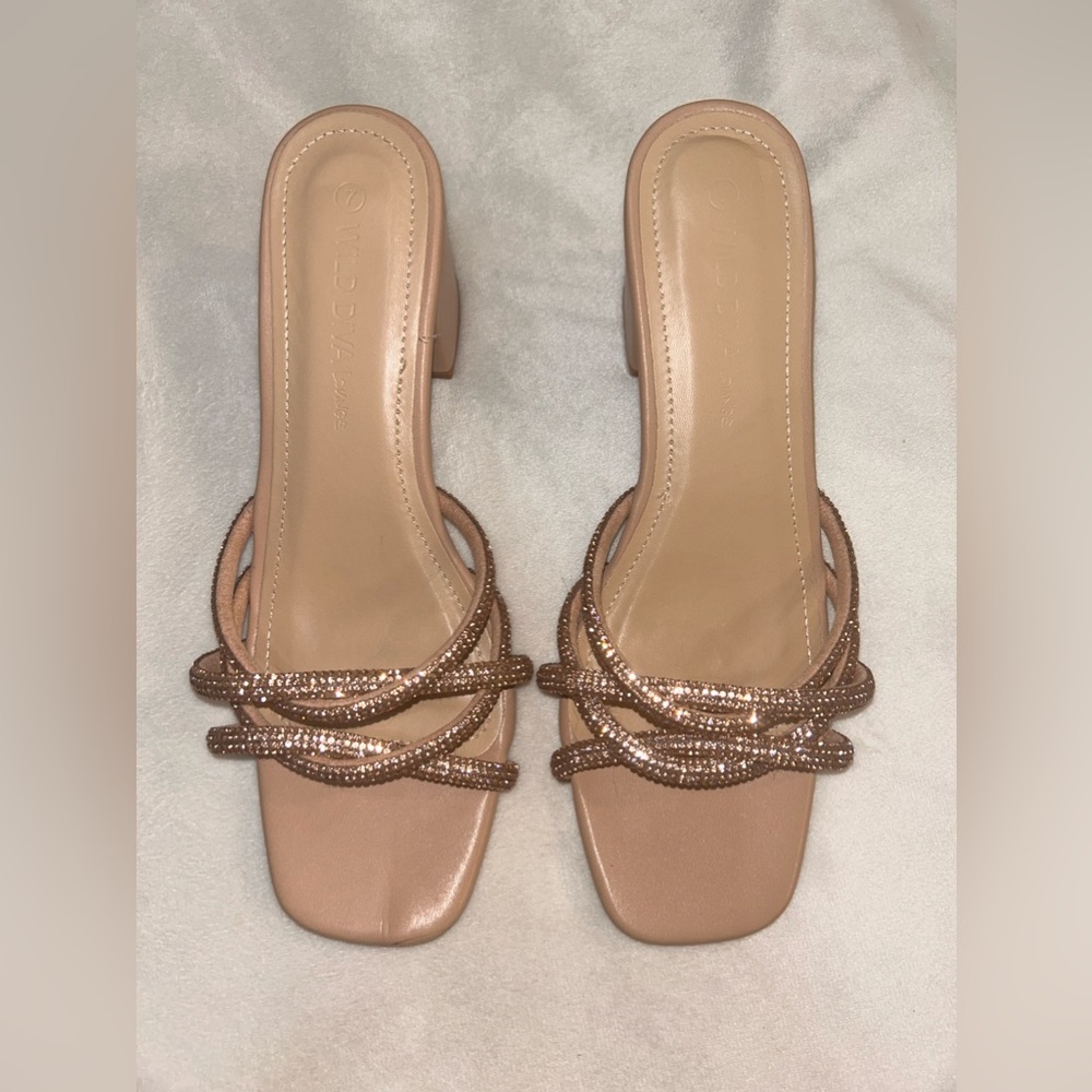 WILD DIVA Lounge Tan Sparkly heels